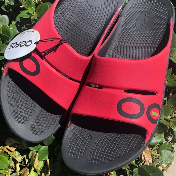 OOFOS Shoes - OOFOS Unisex Ooahh Slides 1500 Red/Blk